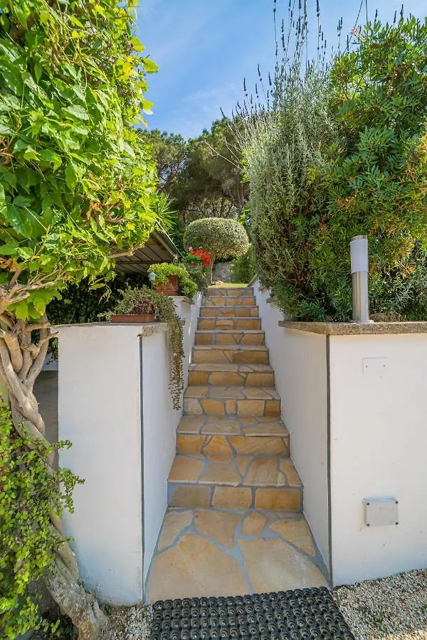 Appartamento Villa Da 2 Fino A 4 Persone Giardino Capoliveri  Apartament